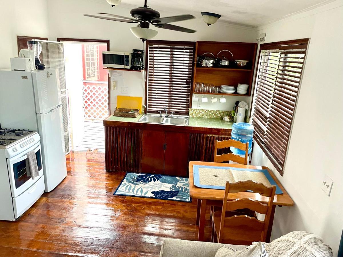 Hummingbirds Cabins Caye Caulker Bagian luar foto